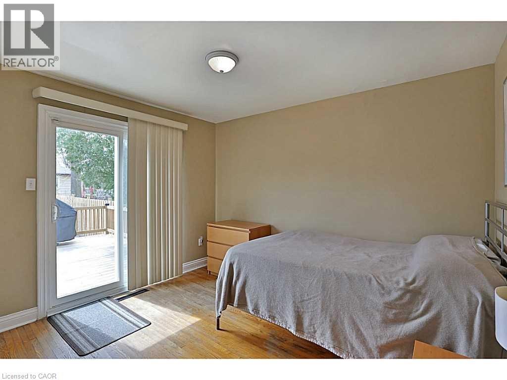606 Brucedale Avenue E Unit# Upper Lvl Property Photo 10