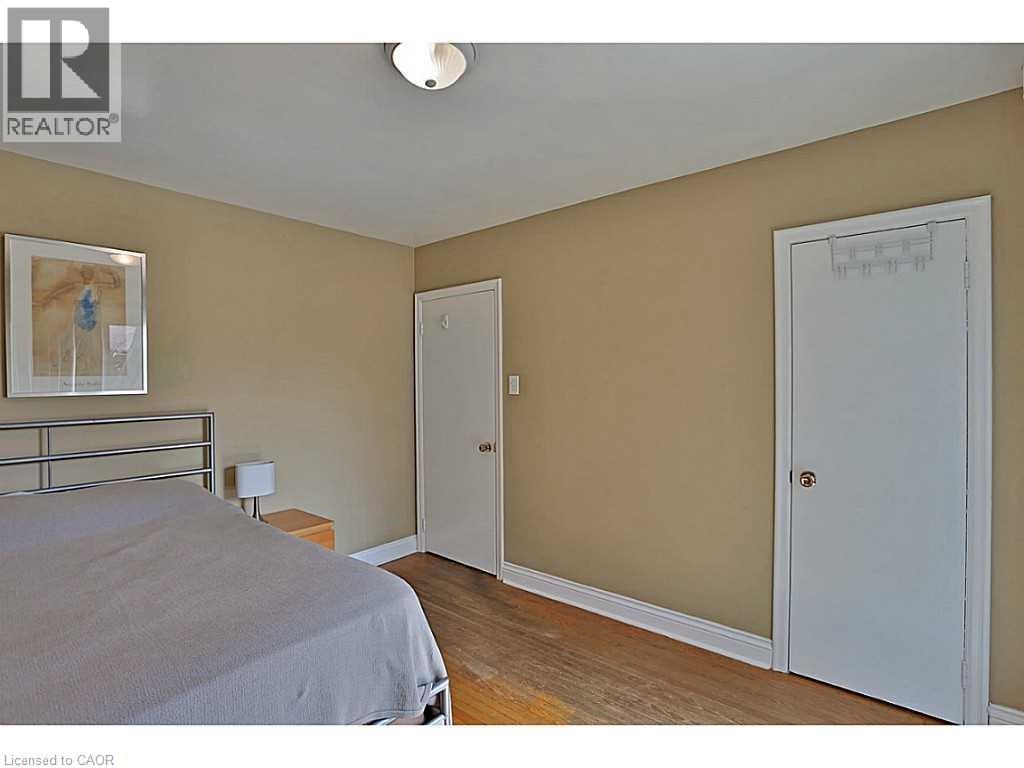 606 Brucedale Avenue E Unit# Upper Lvl Property Photo 11