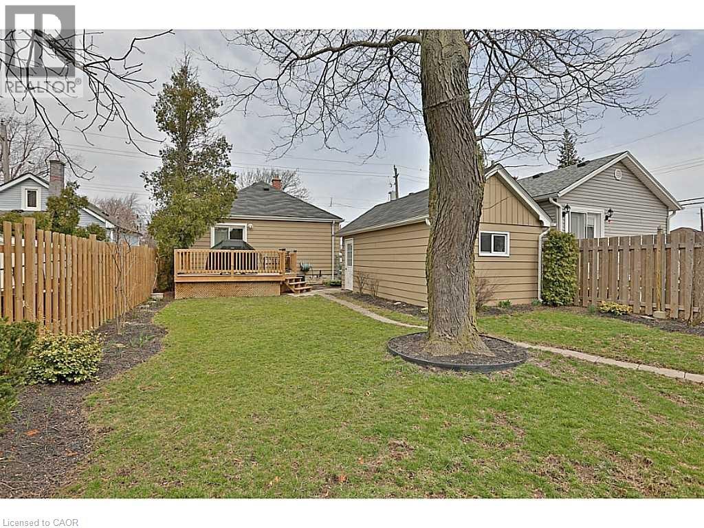 606 Brucedale Avenue E Unit# Upper Lvl Property Photo 18