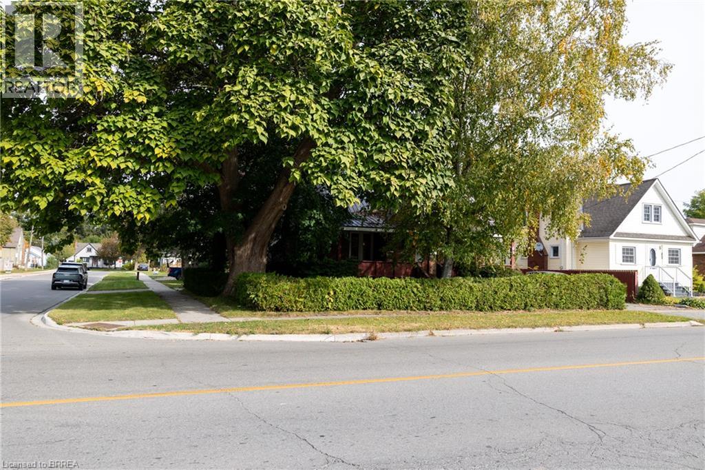 41 Church Street E Property Photo 3