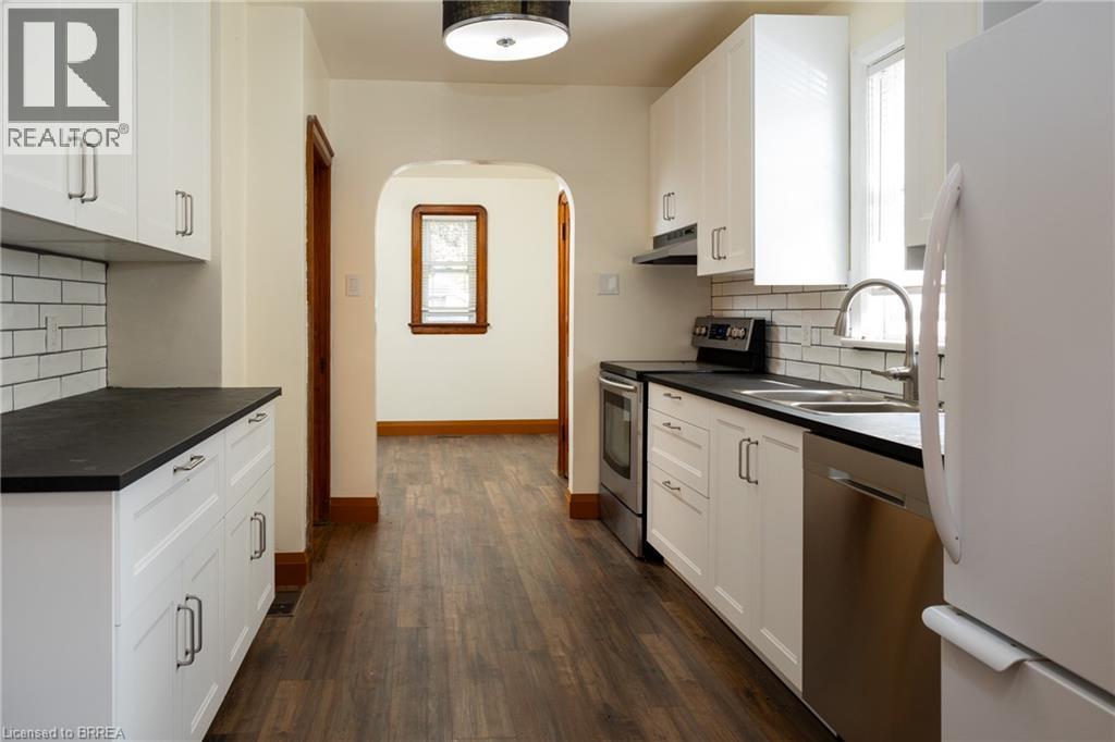 41 Church Street E Property Photo 9