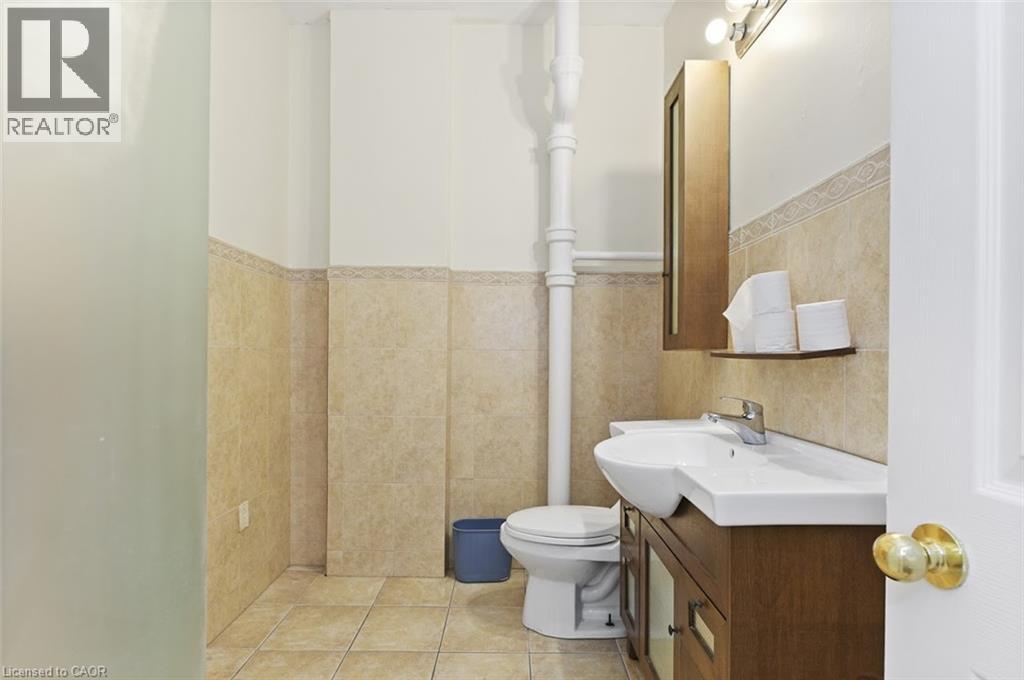 238-242 King Street E Property Photo 21