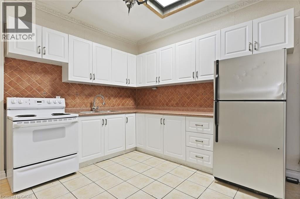 238-242 King Street E Property Photo 22