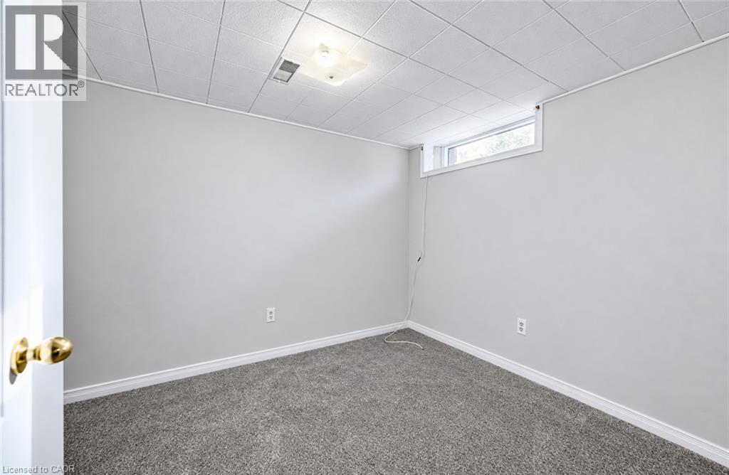 582 Grand Valley Drive Property Photo 14