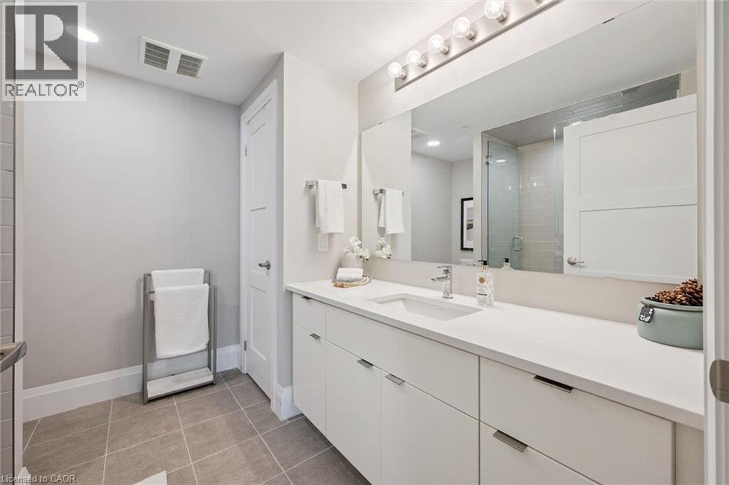 73 Arthur Street S Unit# 807 Property Photo 10