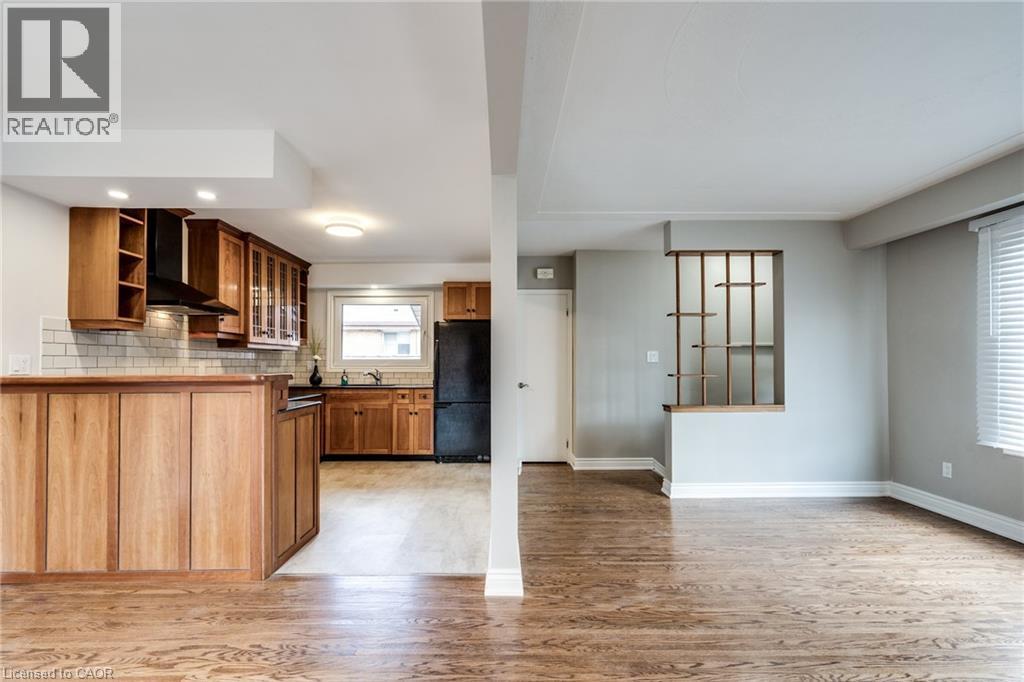 116 Mohawk Road W Property Photo 4