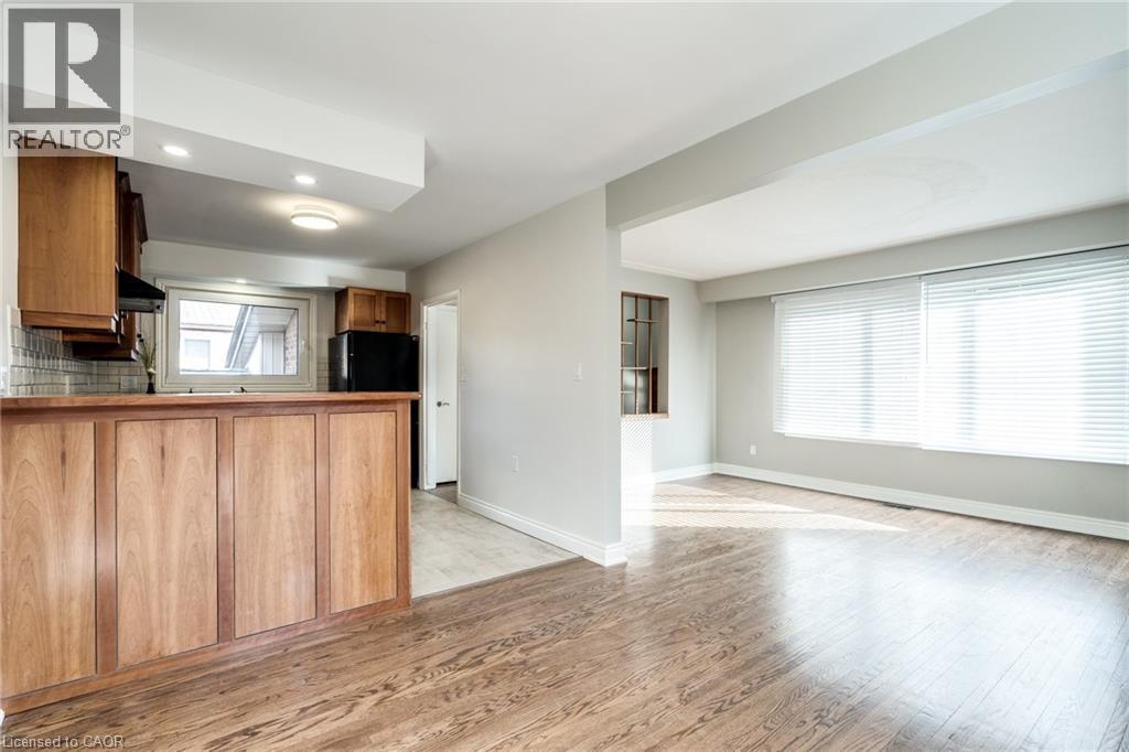 116 Mohawk Road W Property Photo 8