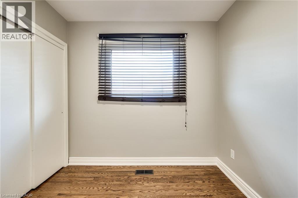 116 Mohawk Road W Property Photo 12