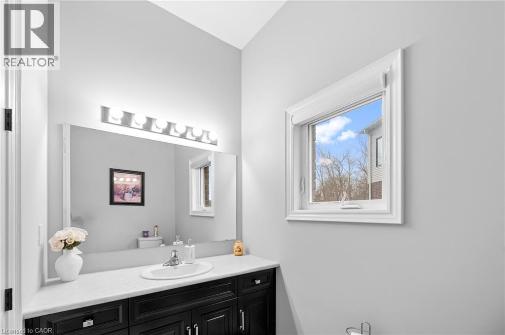 147 Ambrous Crescent Property Photo 19