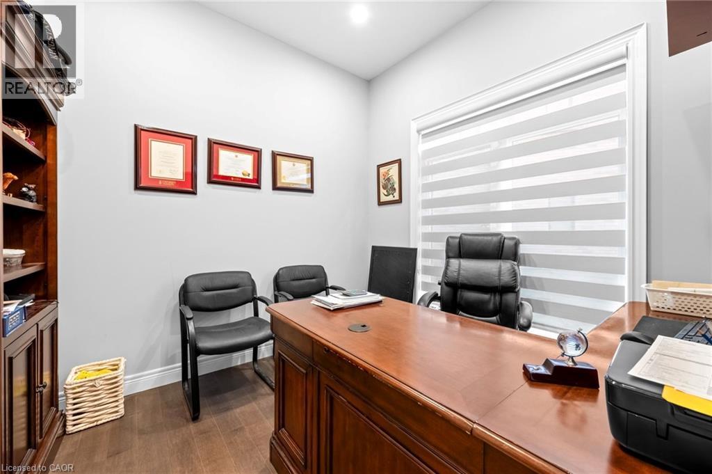 147 Ambrous Crescent Property Photo 20