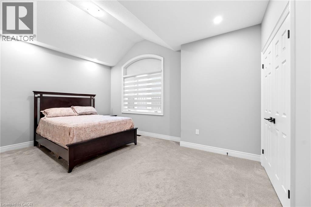 147 Ambrous Crescent Property Photo 28