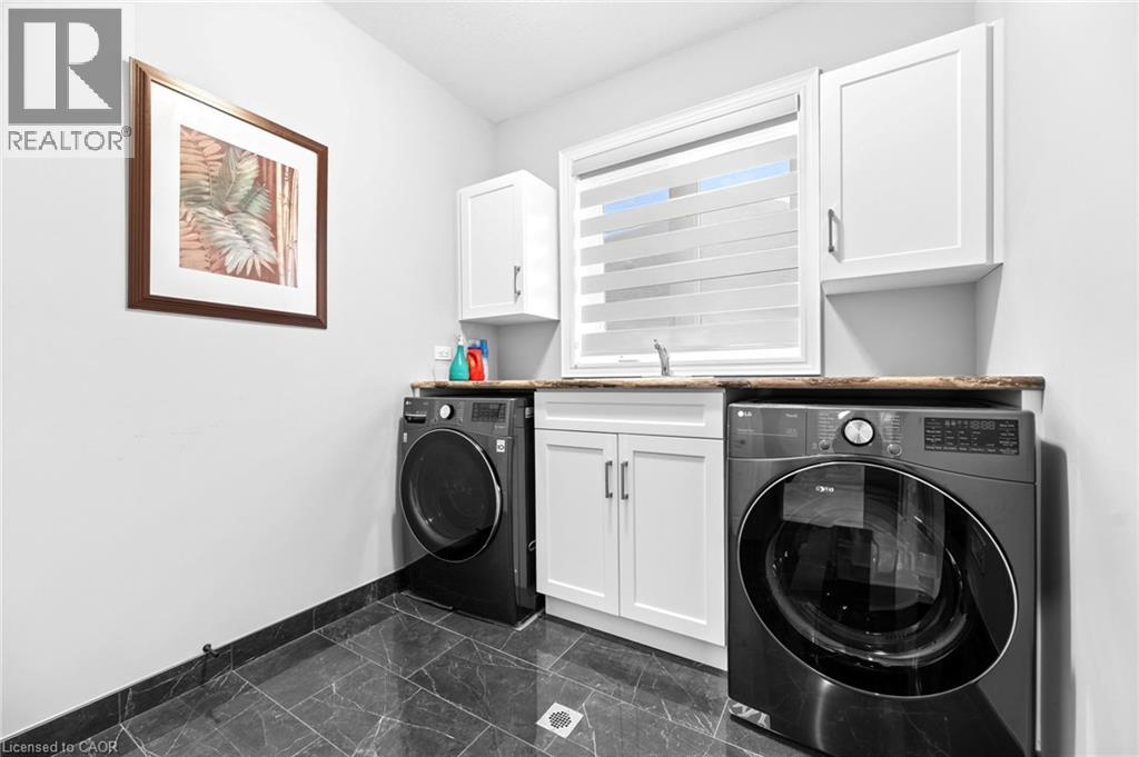 147 Ambrous Crescent Property Photo 41