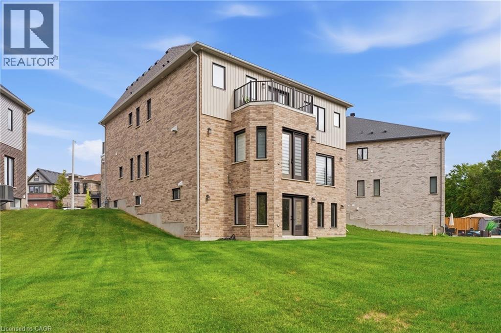 147 Ambrous Crescent Property Photo 45