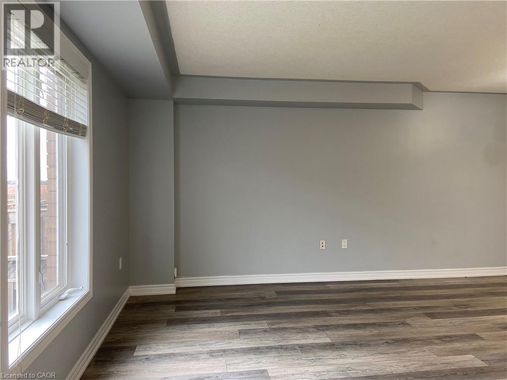 90 Bloom Crescent Property Photo 4