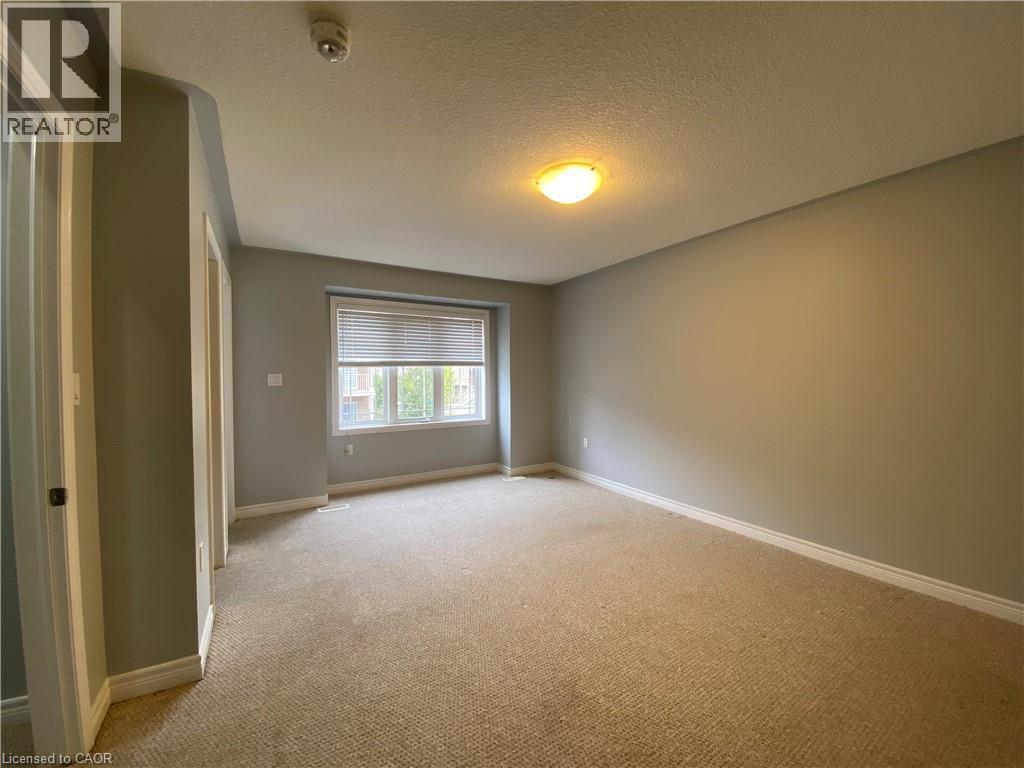 90 Bloom Crescent Property Photo 8