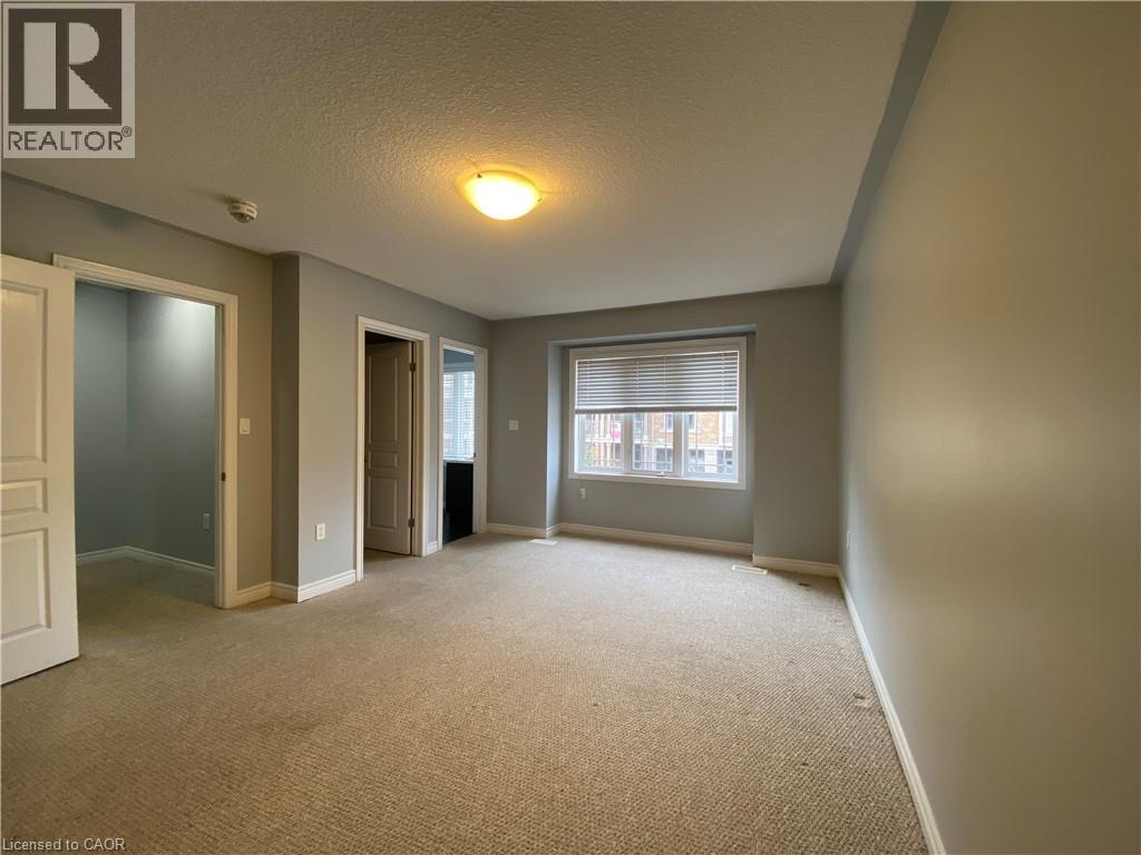 90 Bloom Crescent Property Photo 9