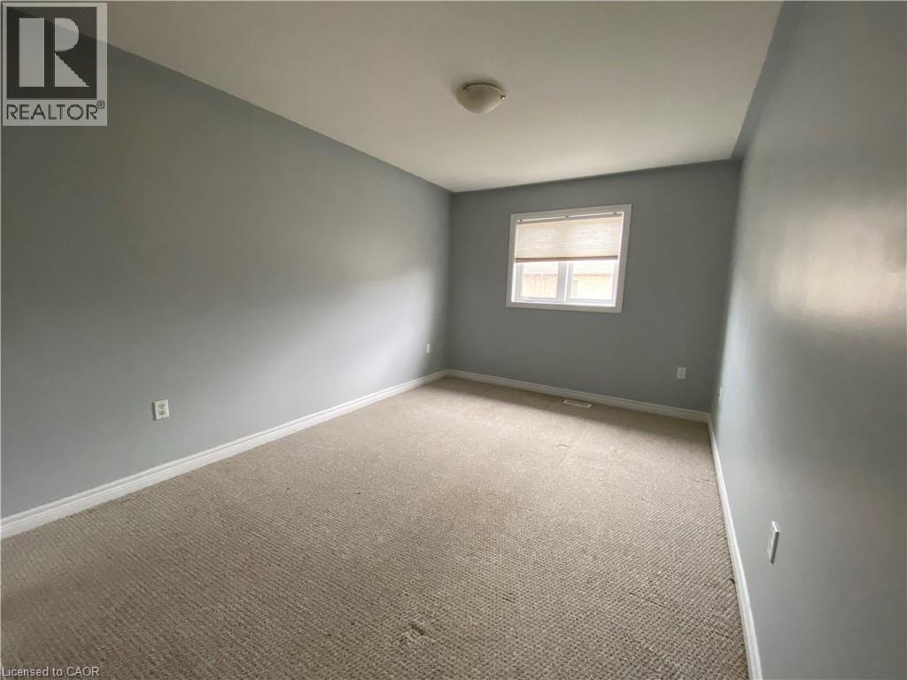 90 Bloom Crescent Property Photo 13
