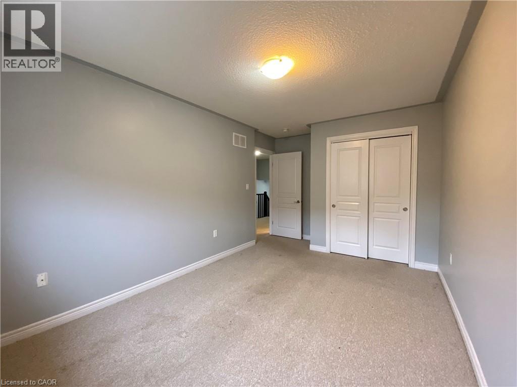 90 Bloom Crescent Property Photo 14
