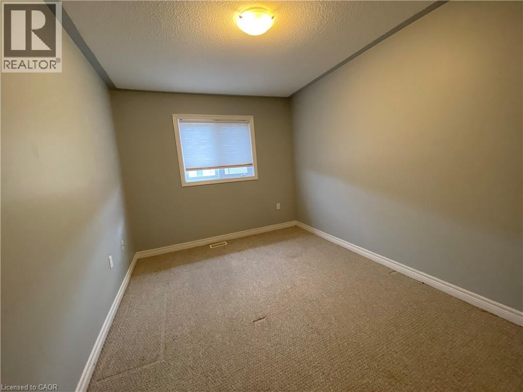 90 Bloom Crescent Property Photo 15