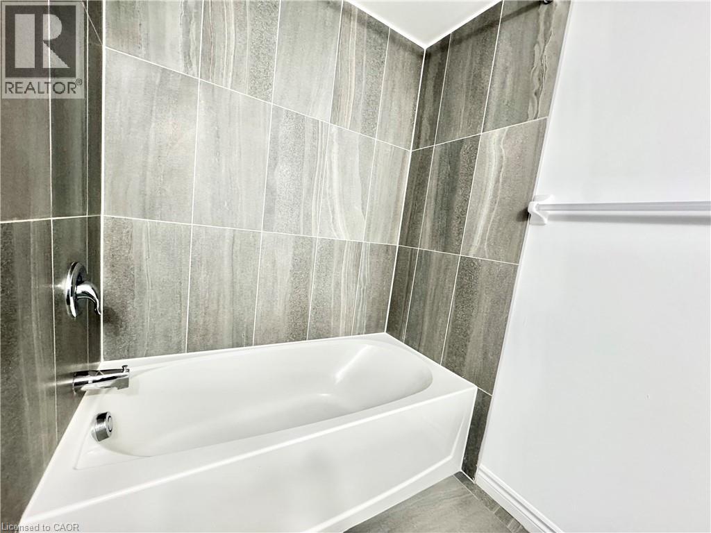 1430 Highland Road W Unit# D3 Property Photo 6