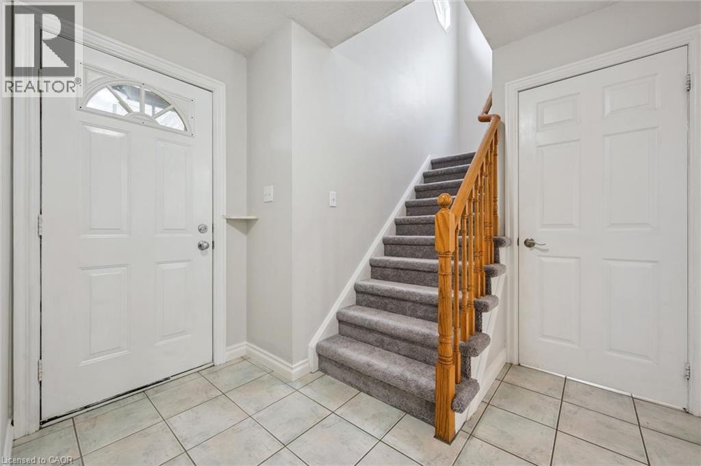 222 Inglis Street Property Photo 6