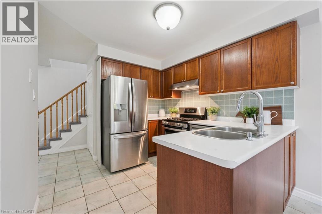 222 Inglis Street Property Photo 12