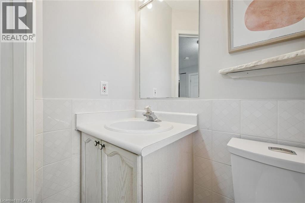 222 Inglis Street Property Photo 15