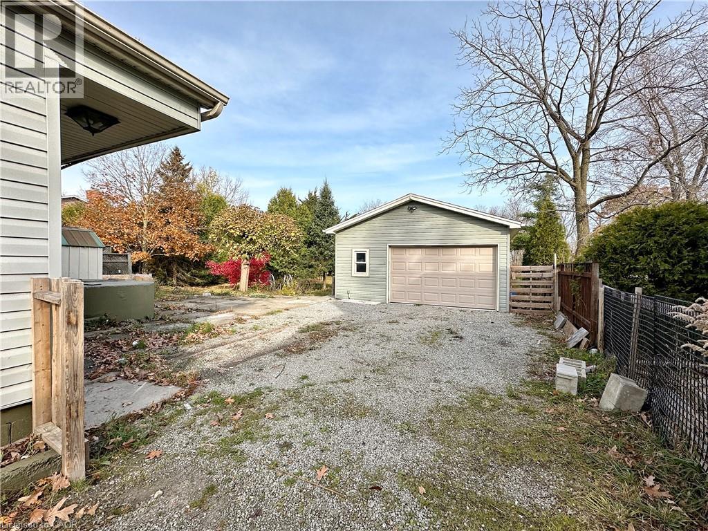 49 Ridge Road E Property Photo 7