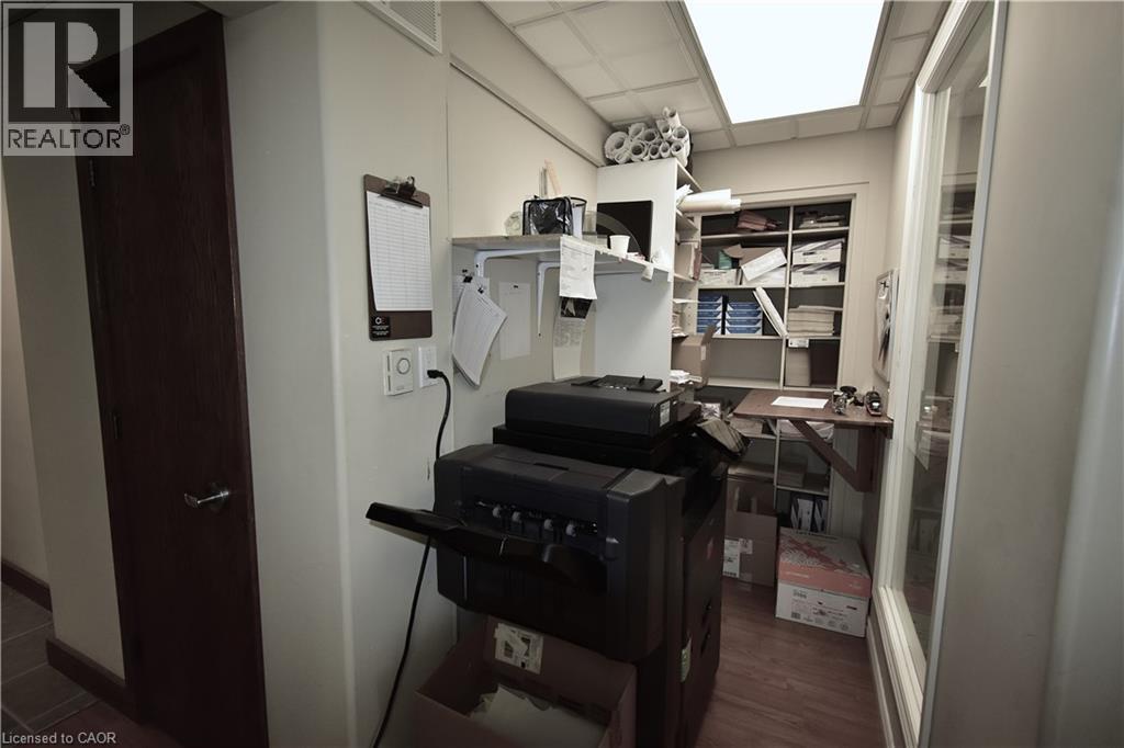 1025 Waterdown Road Property Photo 8