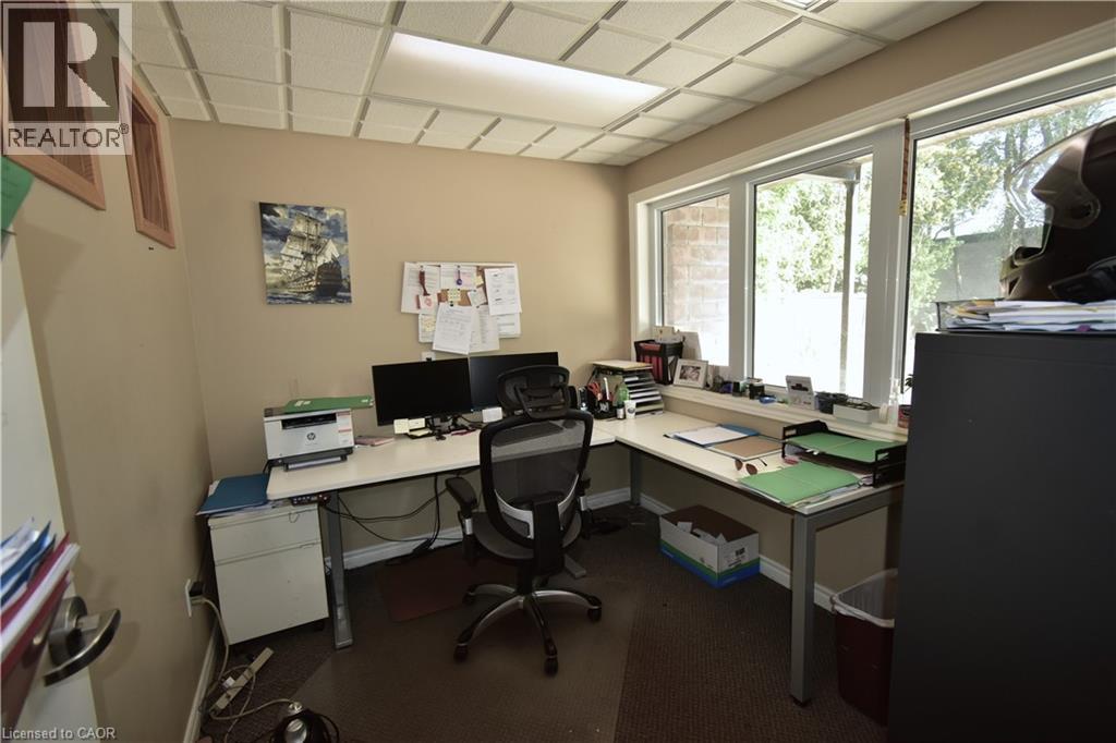 1025 Waterdown Road Property Photo 10