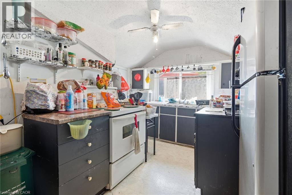 56 Welland Avenue Property Photo 7