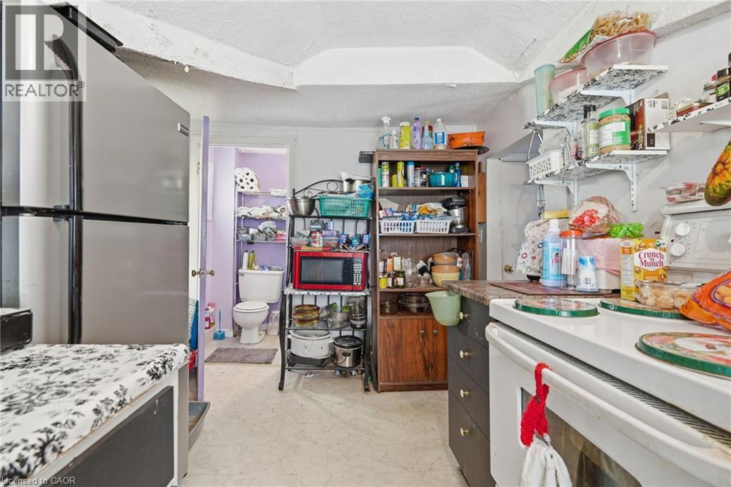 56 Welland Avenue Property Photo 8