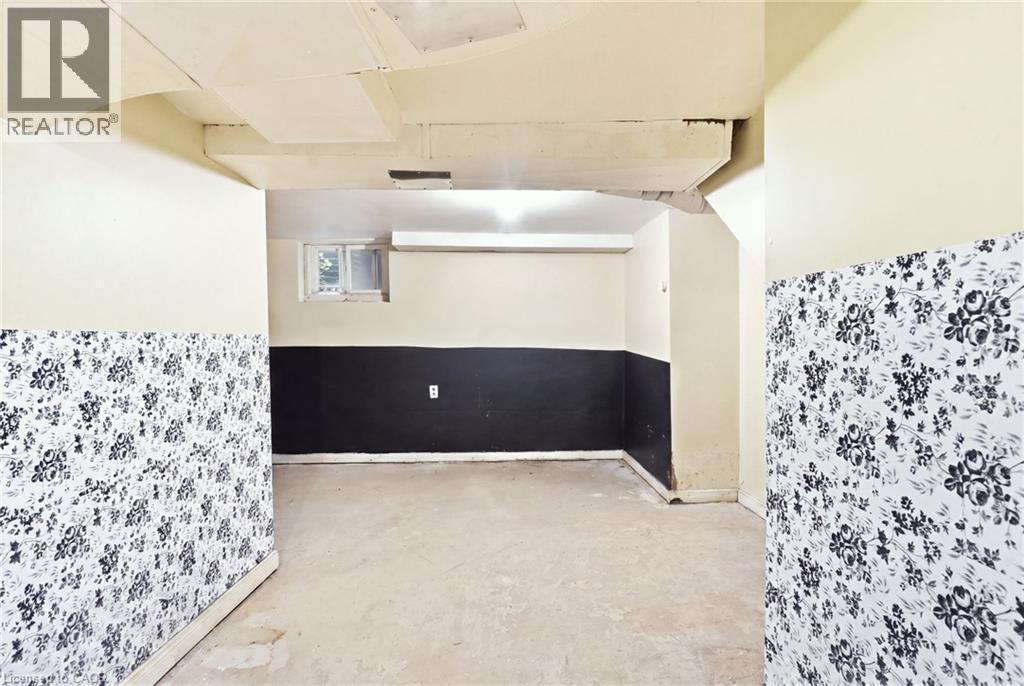 56 Welland Avenue Property Photo 11
