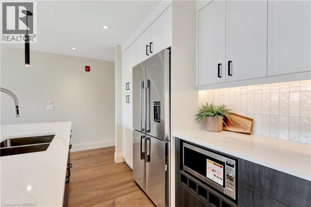 7 Grand River Street N Unit# 203 Property Photo 6