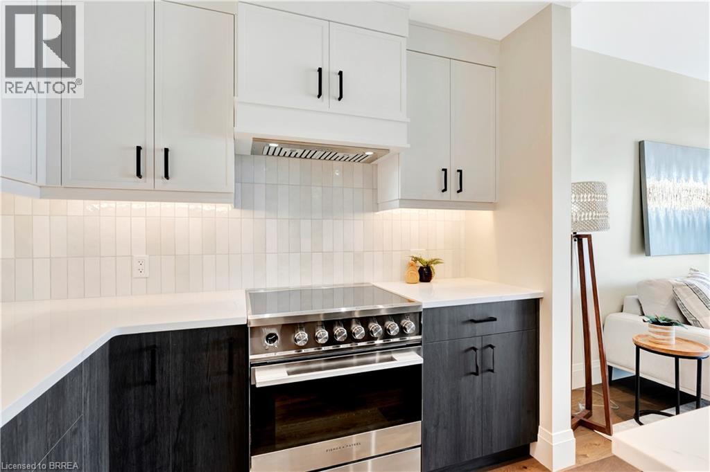 7 Grand River Street N Unit# 203 Property Photo 8