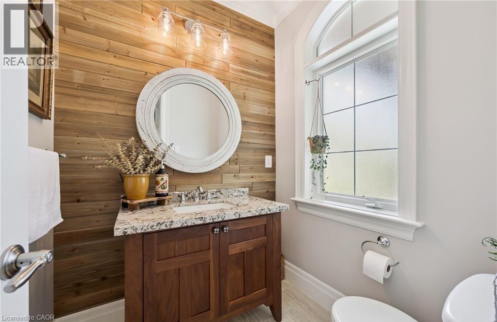 2073 Maplewood Road Property Photo 18