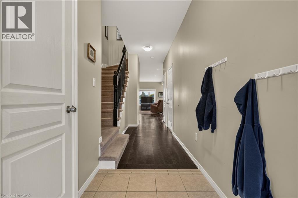 370 Stonehenge Drive Unit# 8 Property Photo 4