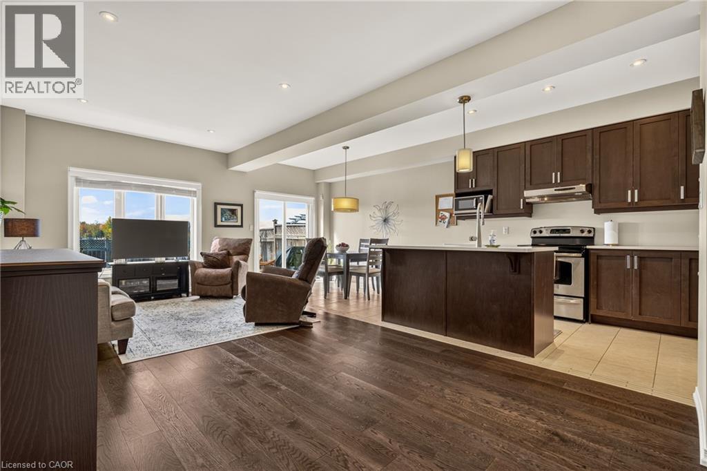 370 Stonehenge Drive Unit# 8 Property Photo 6