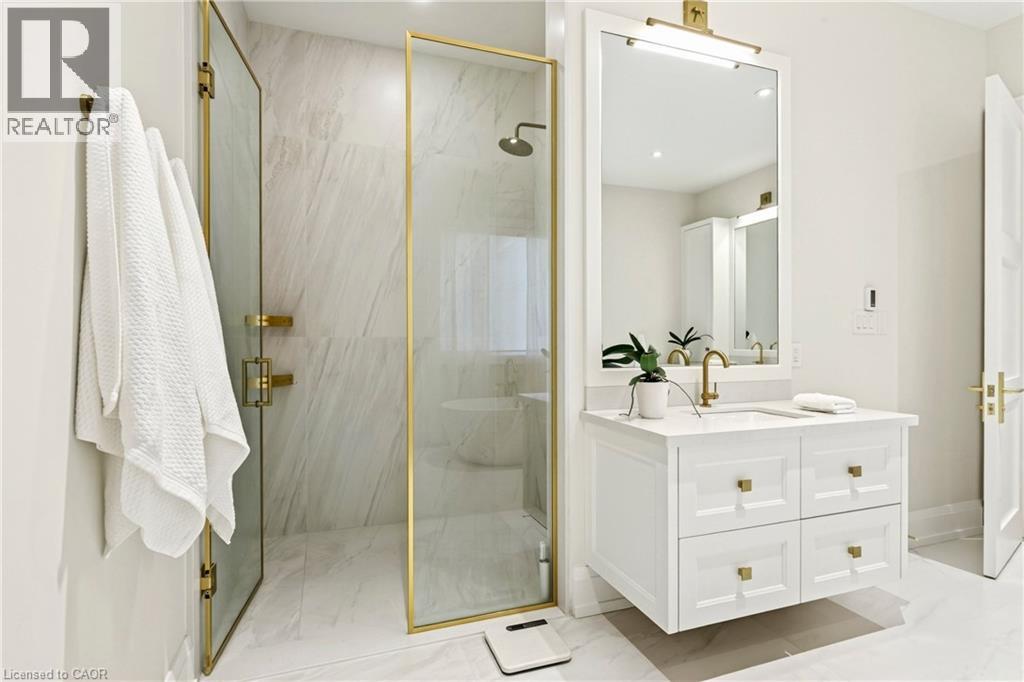 368 Fourth Line Property Photo 16