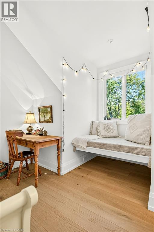 368 Fourth Line Property Photo 30