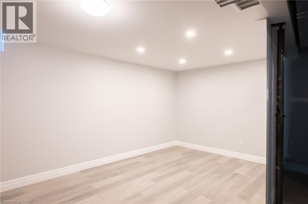 537b Barwick Crescent Property Photo 36