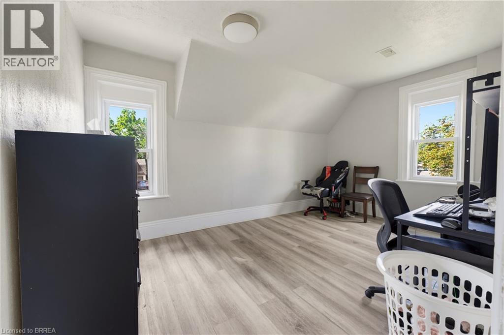 97 Park Avenue Property Photo 17