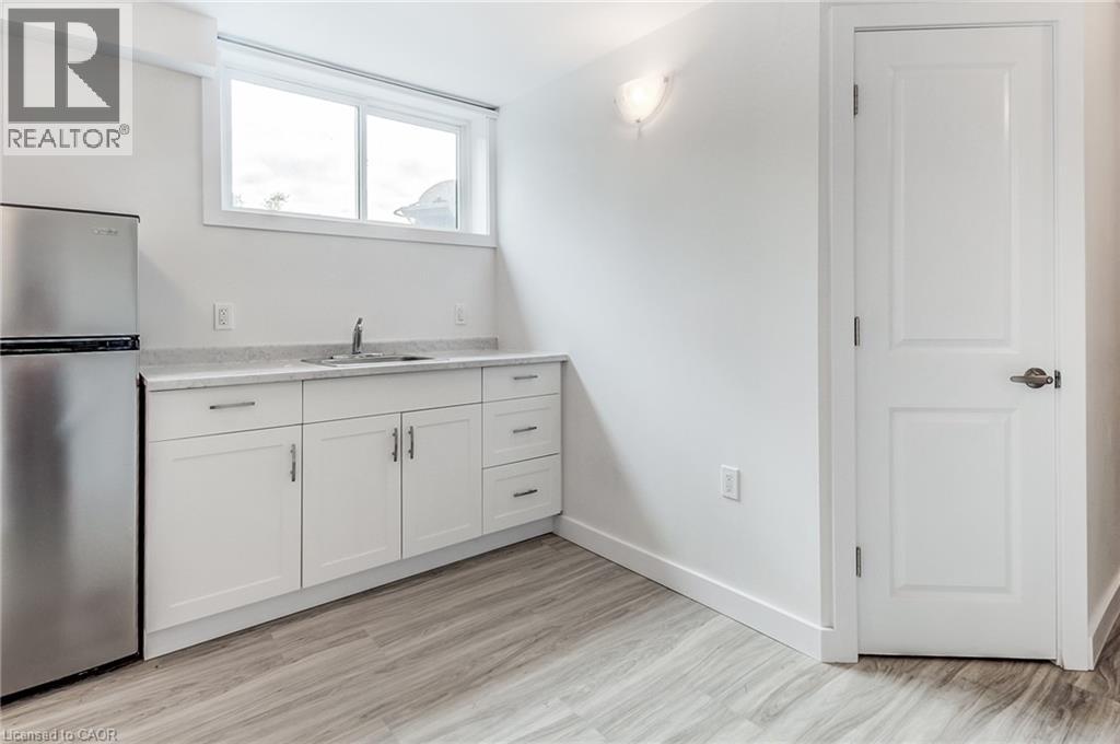 105 Dixon Street Property Photo 16