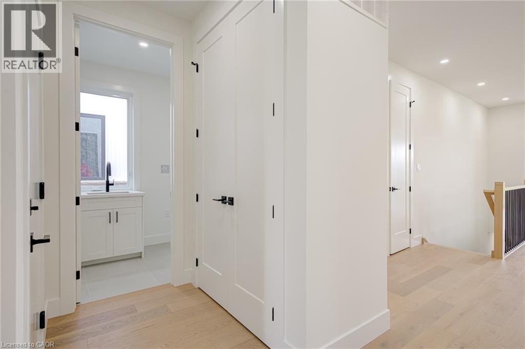 100 Clayton Street Property Photo 9