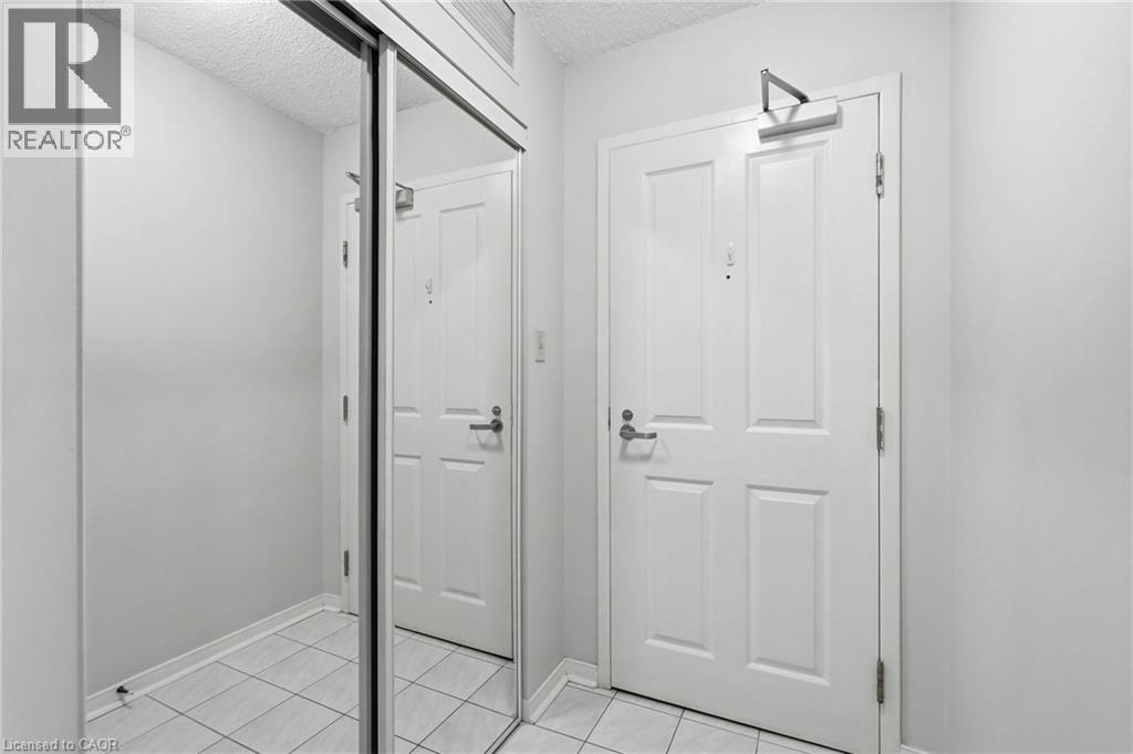 2199 Sixth Line Unit# 208 Property Photo 3