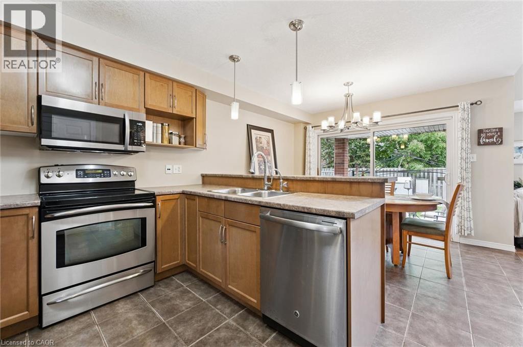 8 Walker Way Property Photo 13