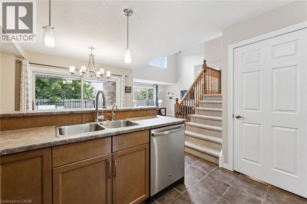 8 Walker Way Property Photo 14