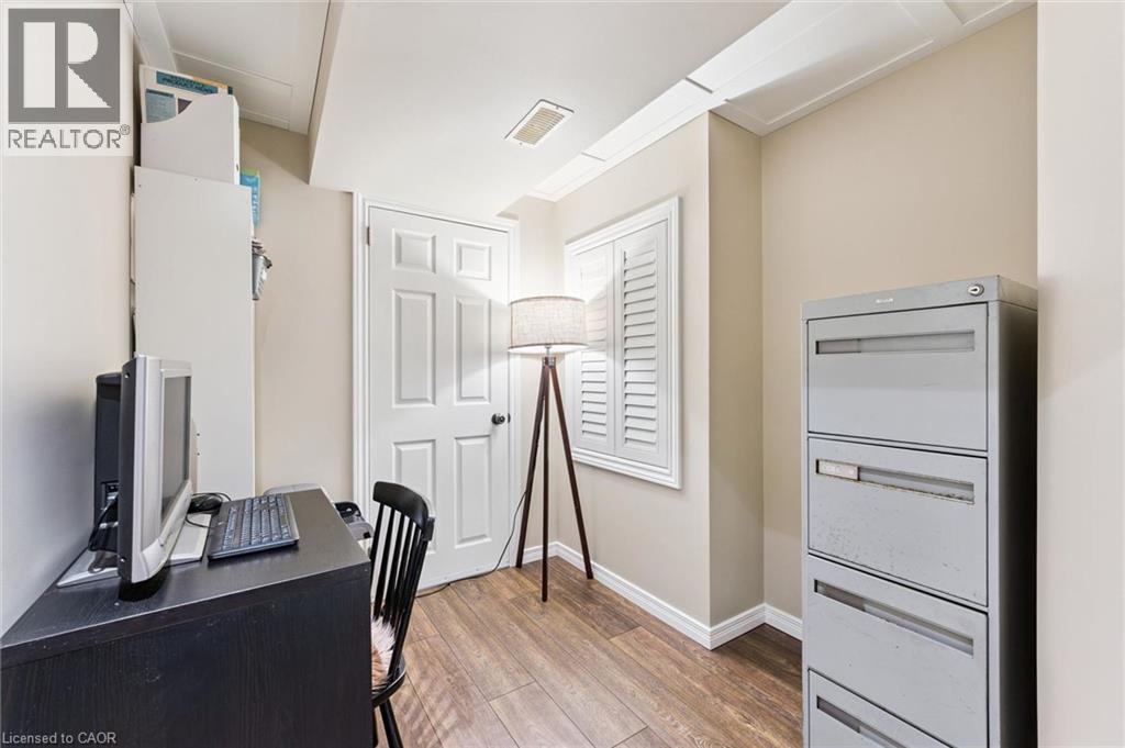 8 Walker Way Property Photo 31