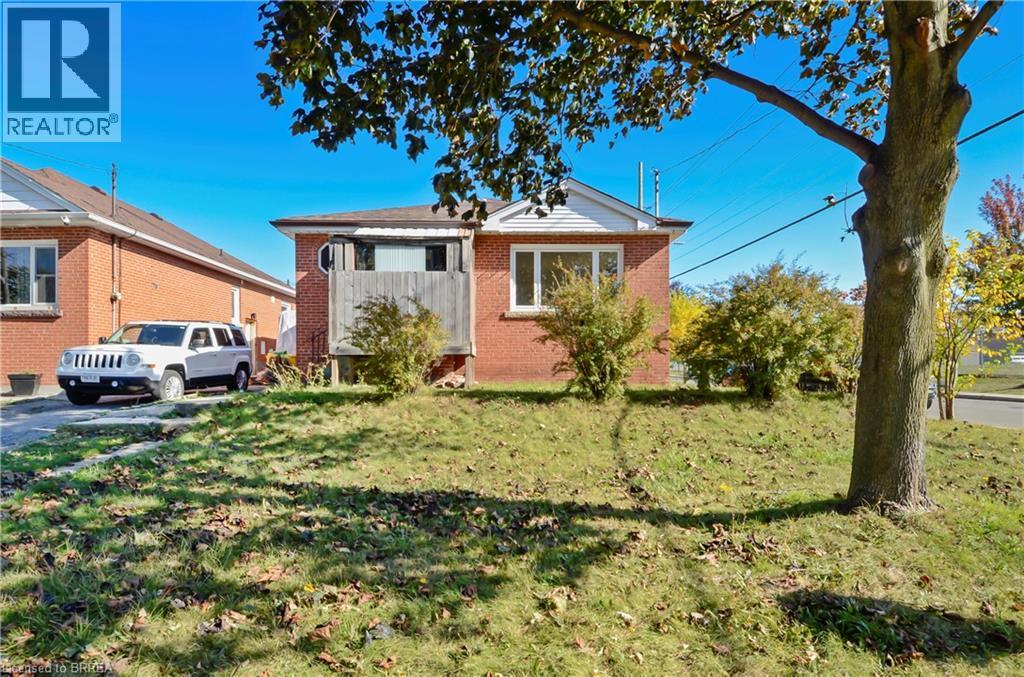 66 WALTER Avenue N Property Photo 1