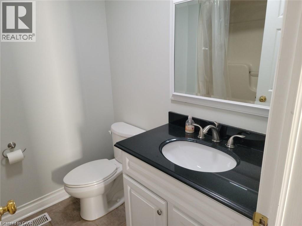 37 Fox Trail Unit# Upper Property Photo 12